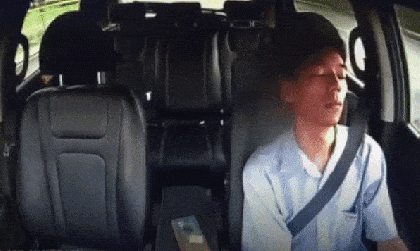 Kinh nghiệm lái xe: Làm thế nào để hết buồn ngủ khi lái xe?